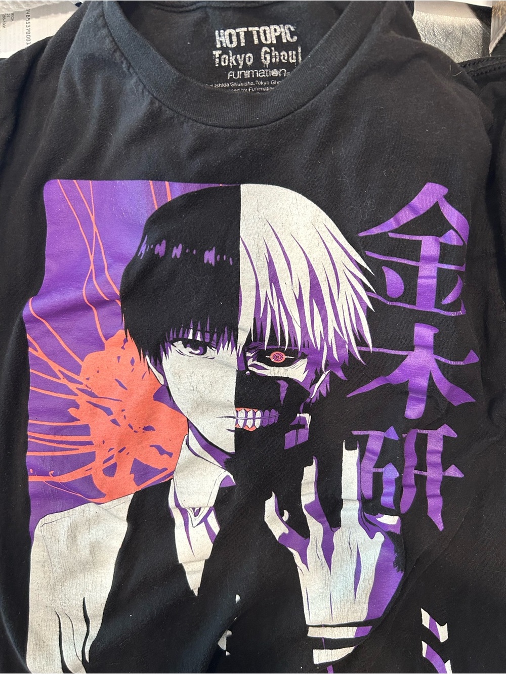 HOT TOPIC TEE SHIRT - Tokyo Ghoul Kaneki Split Face T-Shirt